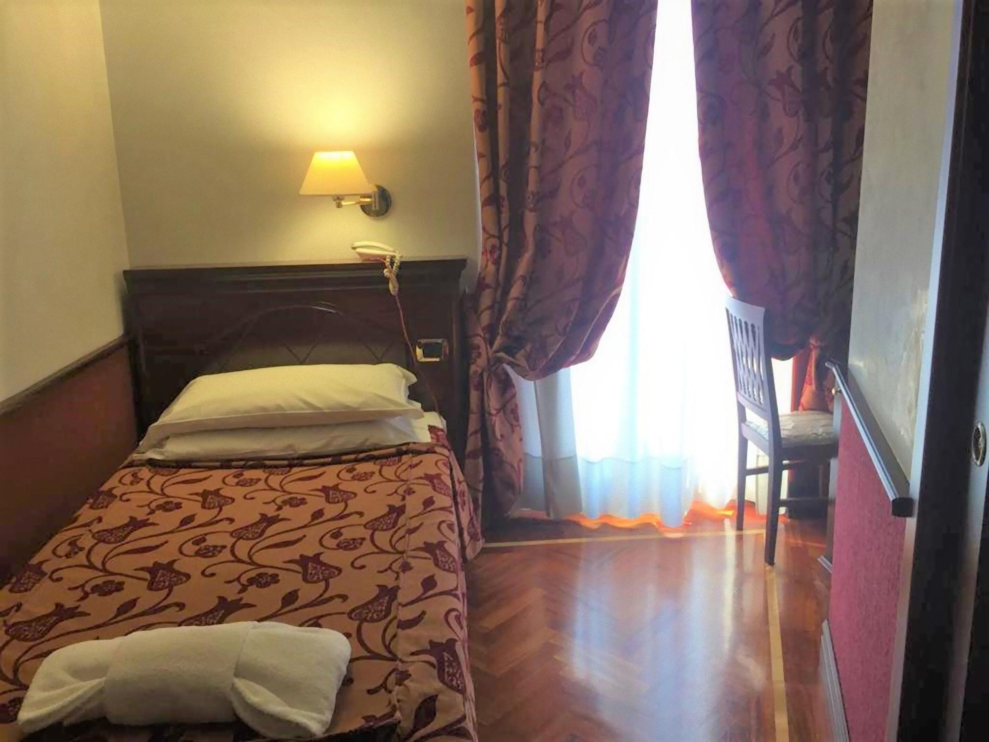 Hotel Best Roma Екстериор снимка